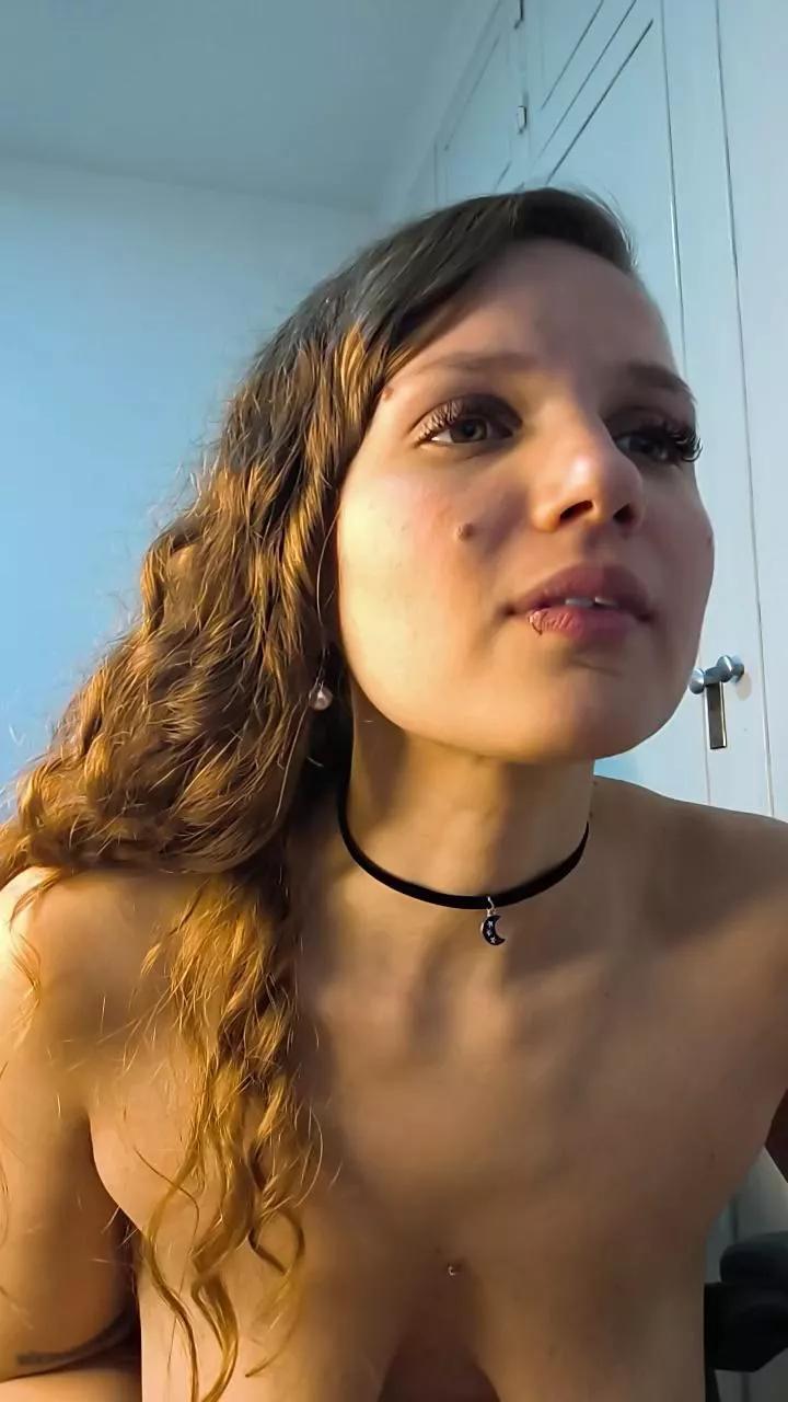 Galaxiaa23 on Cam4 