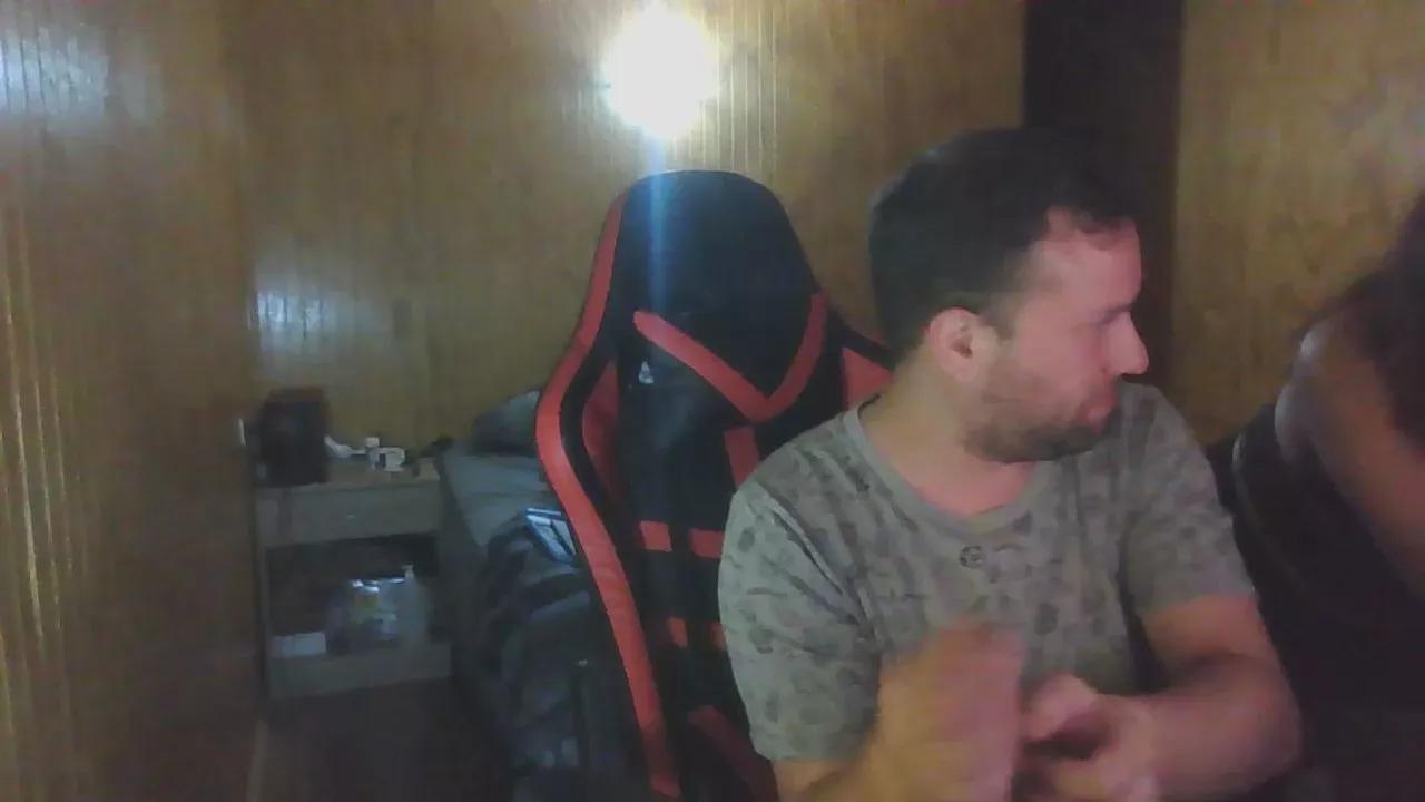 Giingz22 on Cam4 