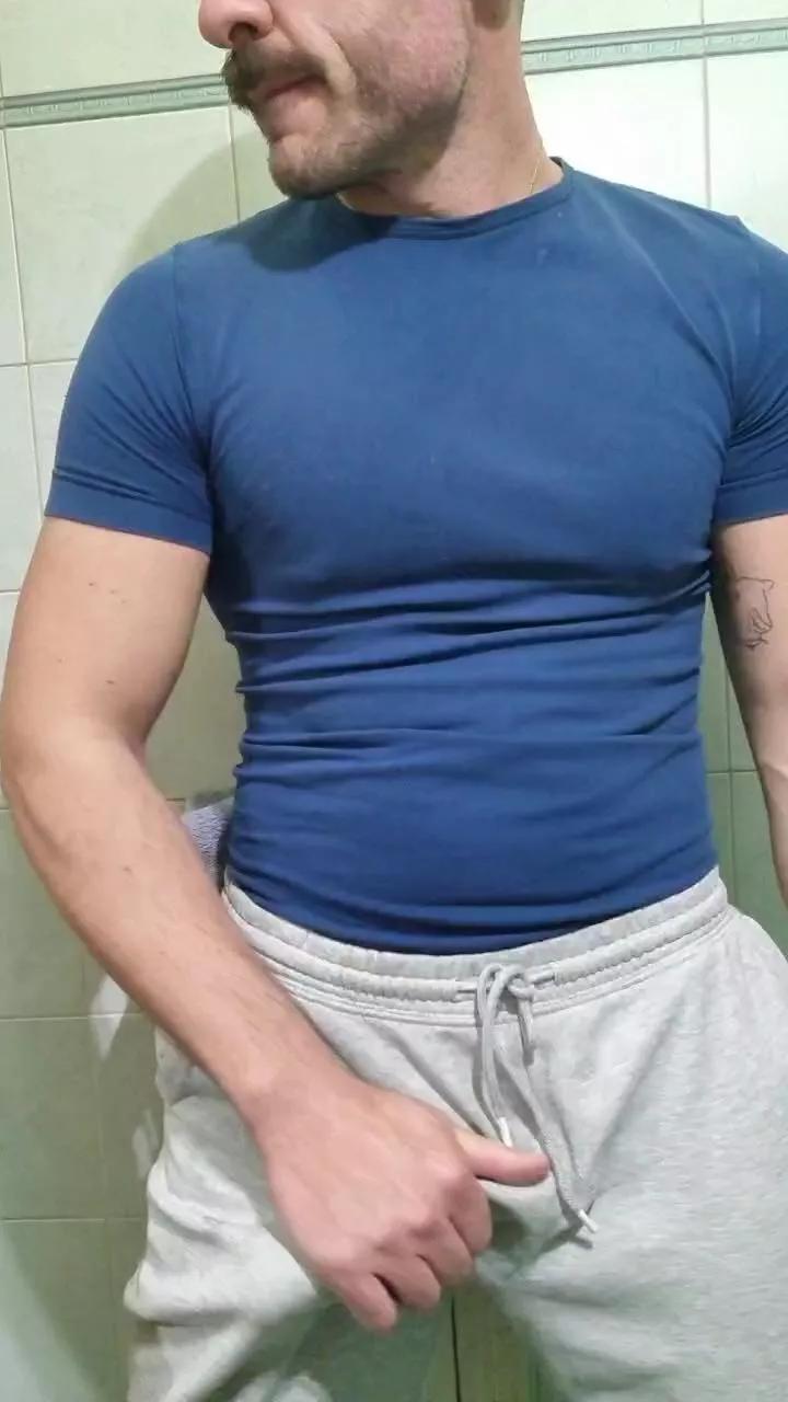 giovan2020 on Cam4 