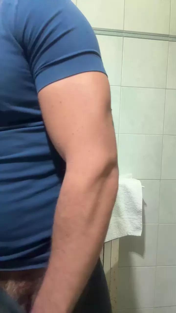 giovan2020 on Cam4 