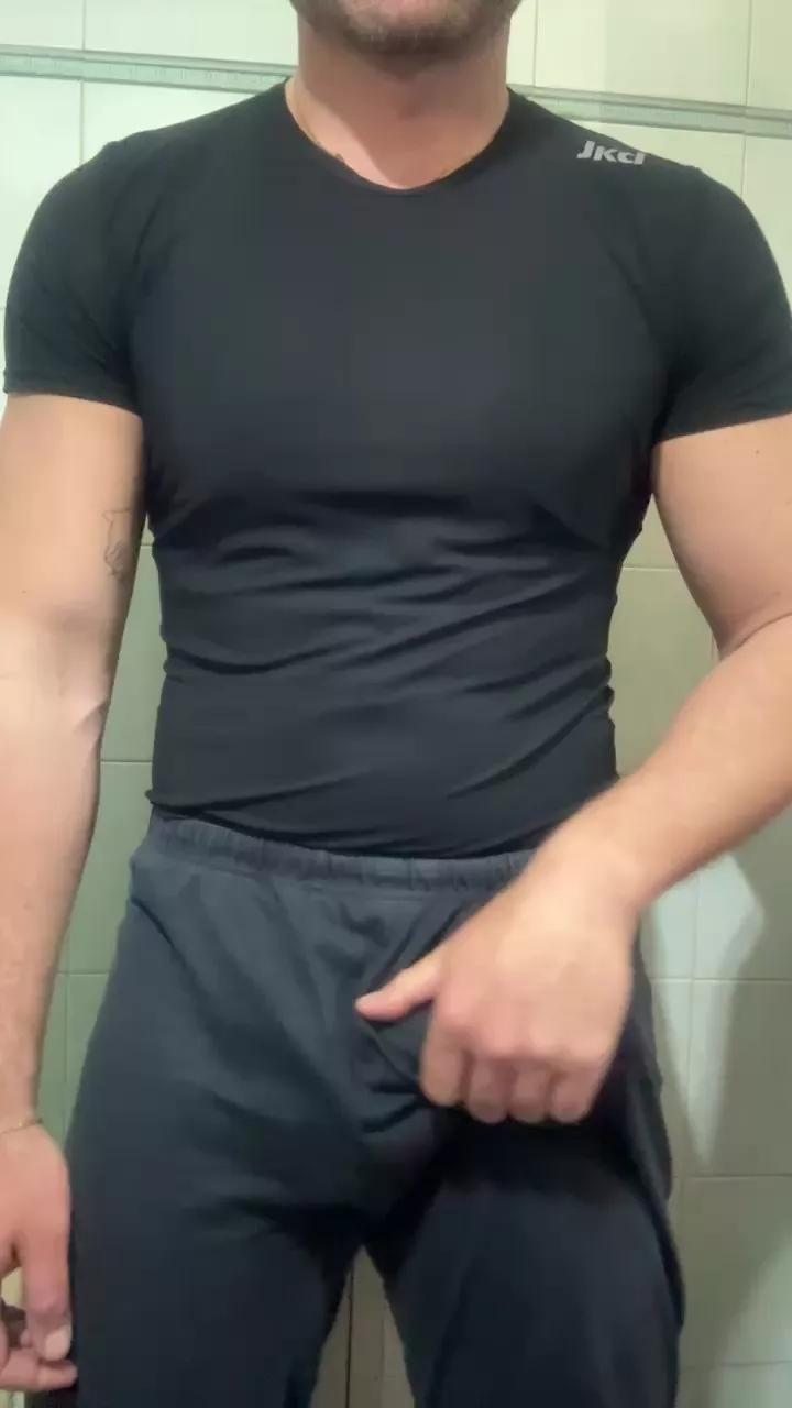 giovan2020 on Cam4 