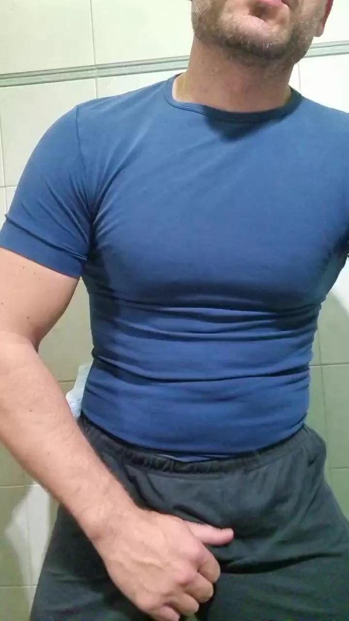 giovan2020 on Cam4 