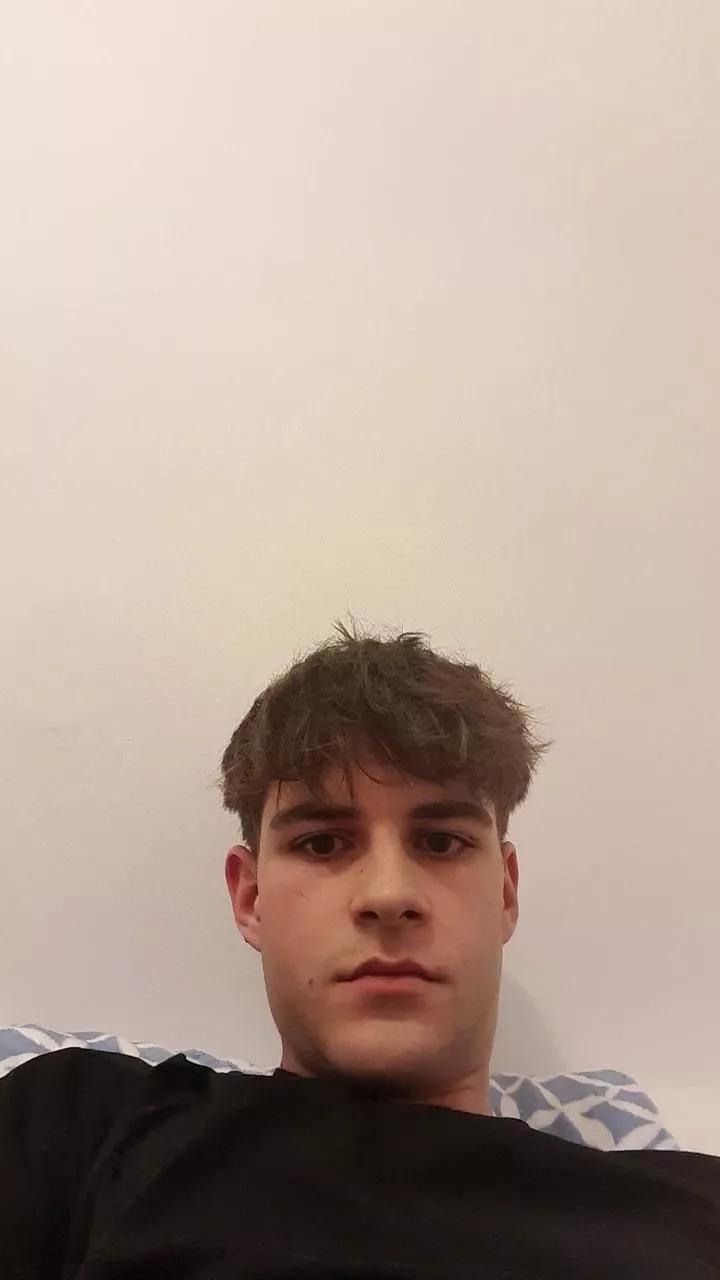 Gustabo67 on Cam4 