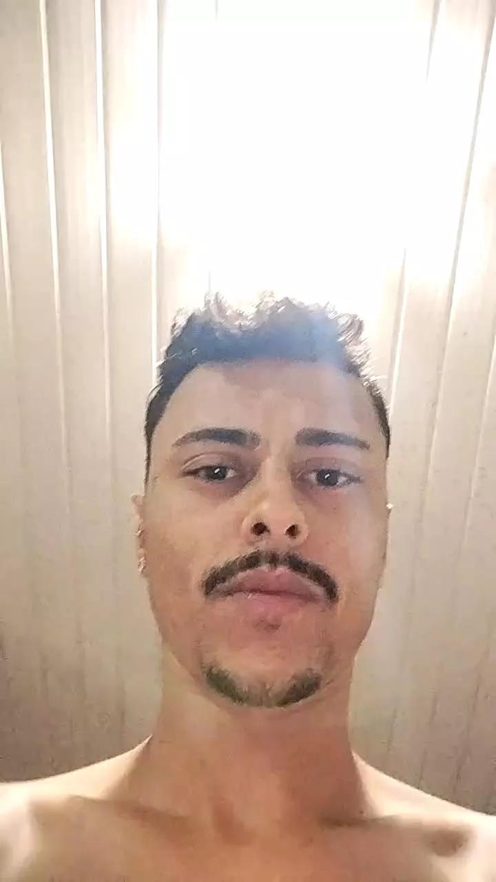 Gusttavobezerra on Cam4 