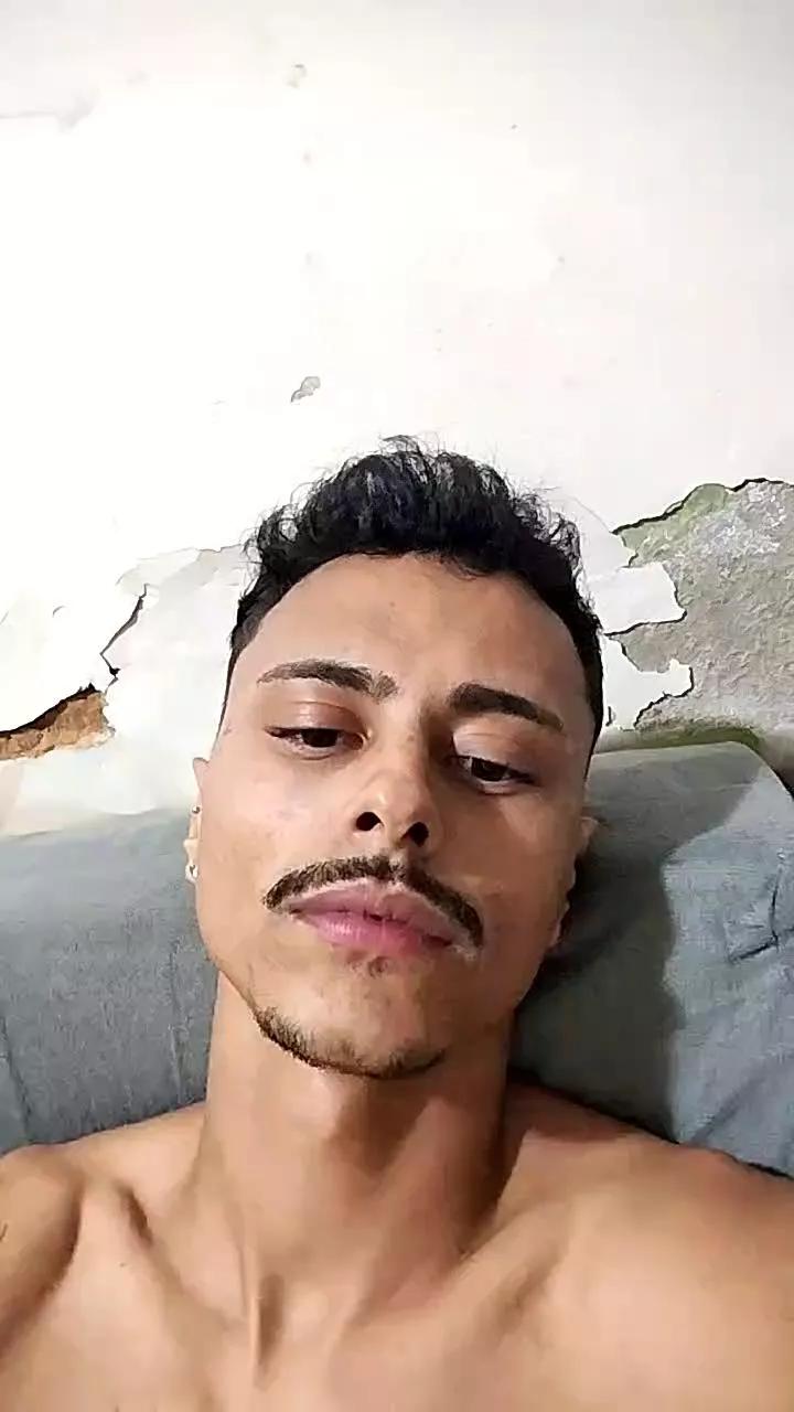 Gusttavobezerra on Cam4 
