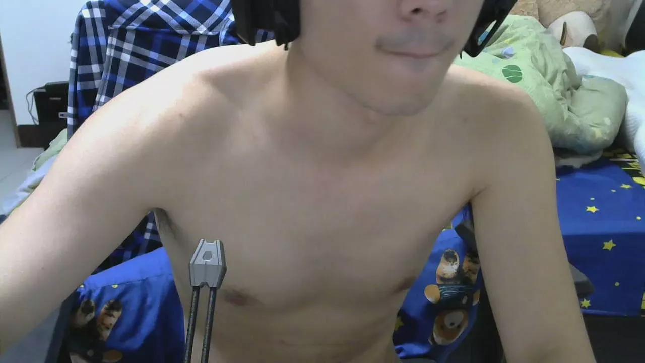 H0119 on Cam4 