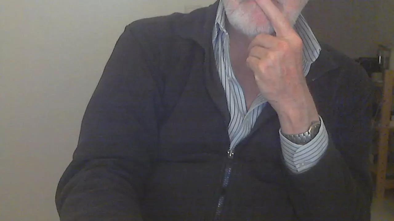 hairybull on Cam4 