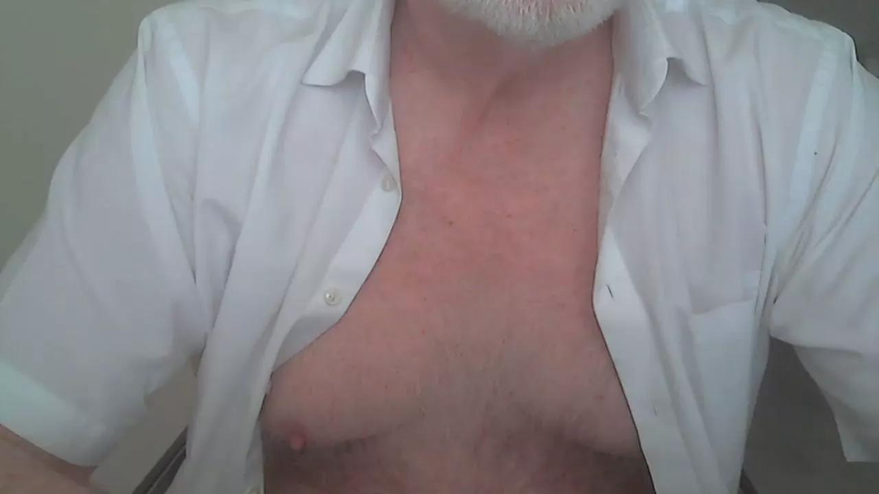 hairybull on Cam4 