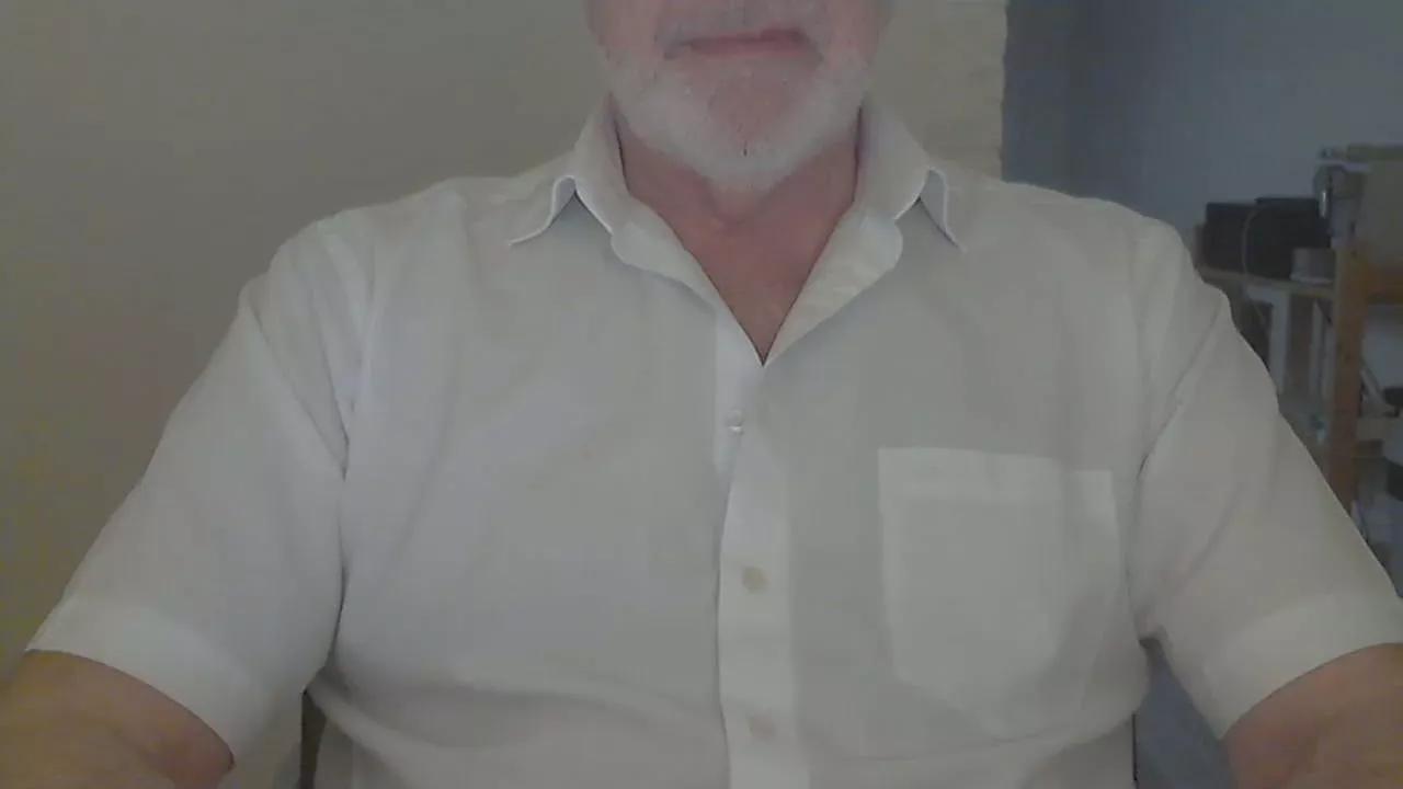 hairybull on Cam4 