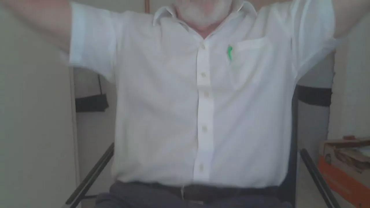hairybull on Cam4 