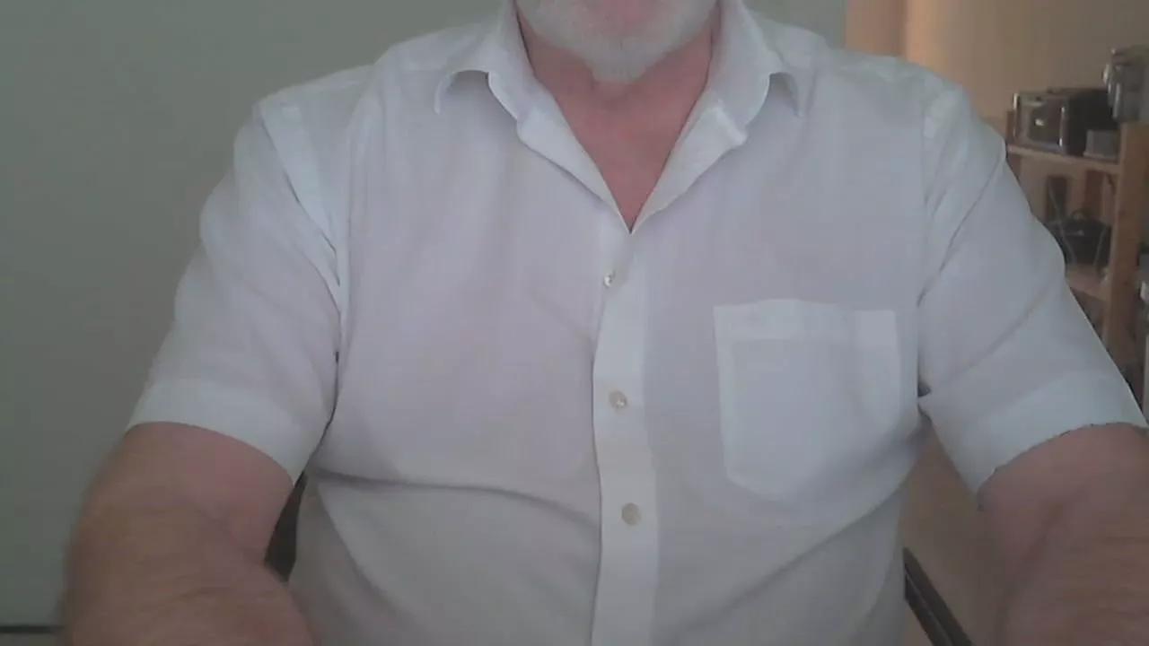 hairybull on Cam4 