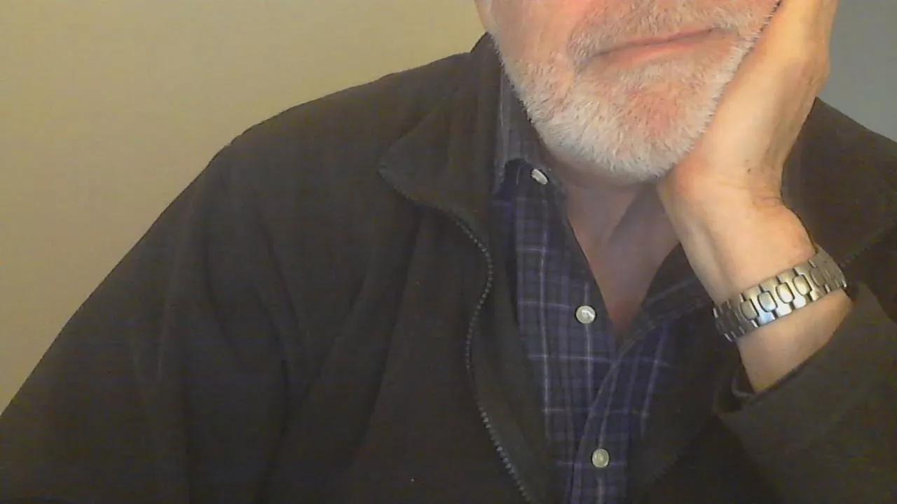 hairybull on Cam4 