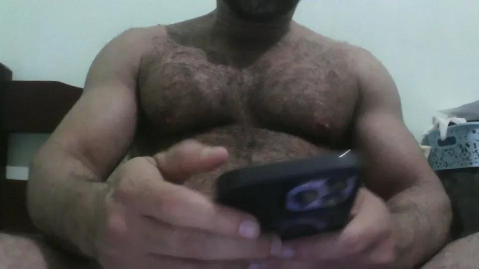 hairynhotguy on Cam4 