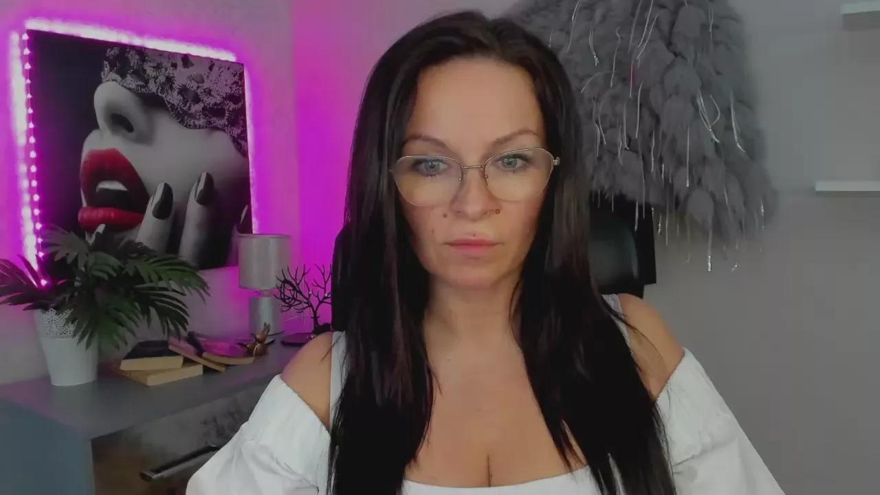 Helen_Wild on Cam4 
