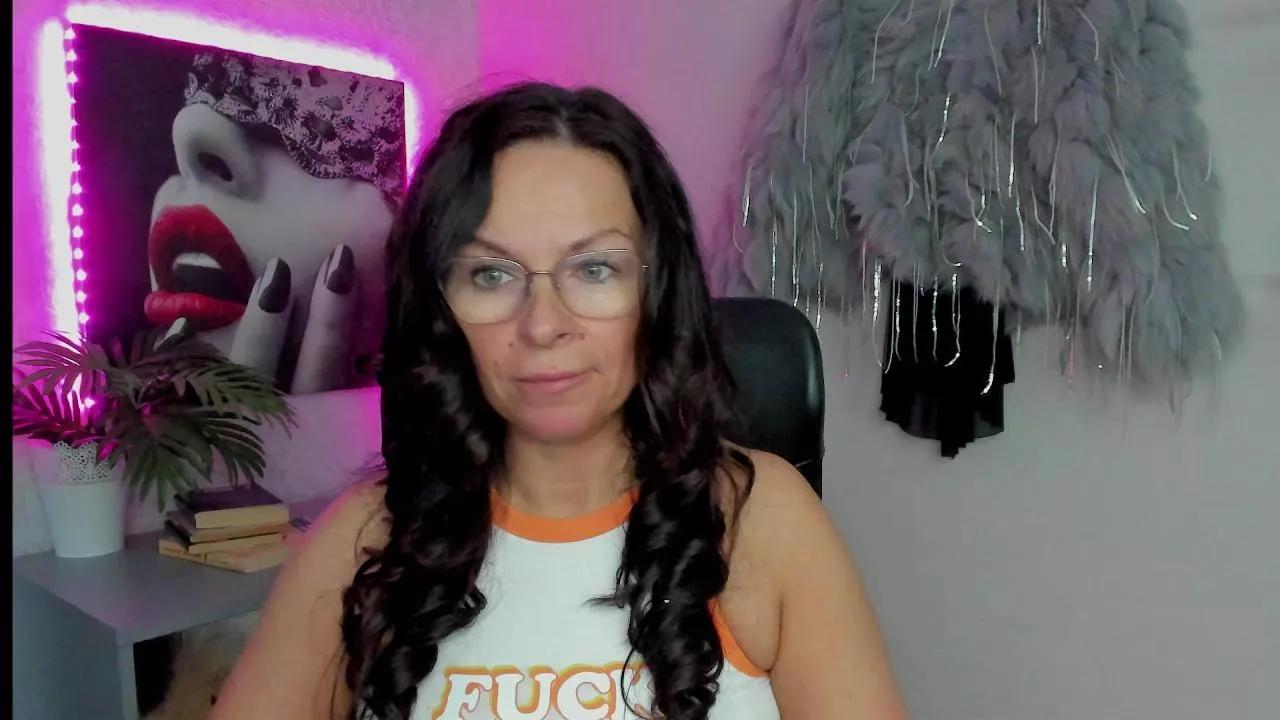 Helen_Wild on Cam4 
