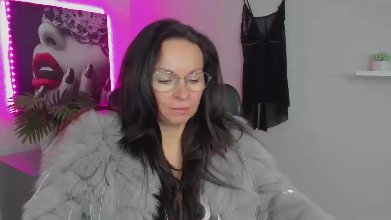 Helen_Wild on Cam4 