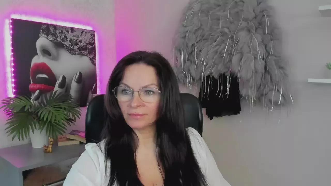 Helen_Wild on Cam4 