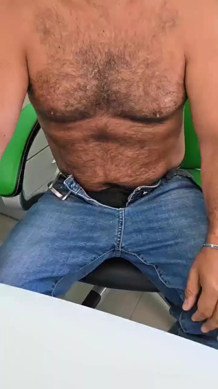 hotdaddyita on Cam4 