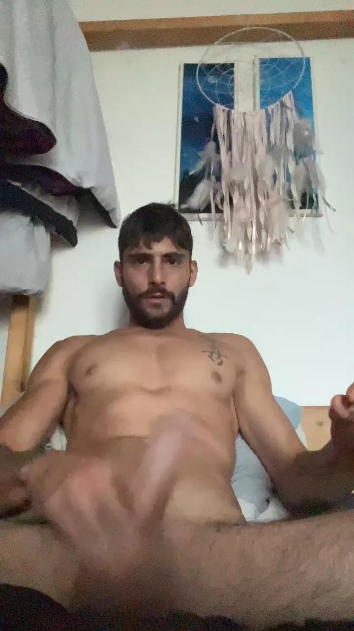 Hugobg34 on Cam4 