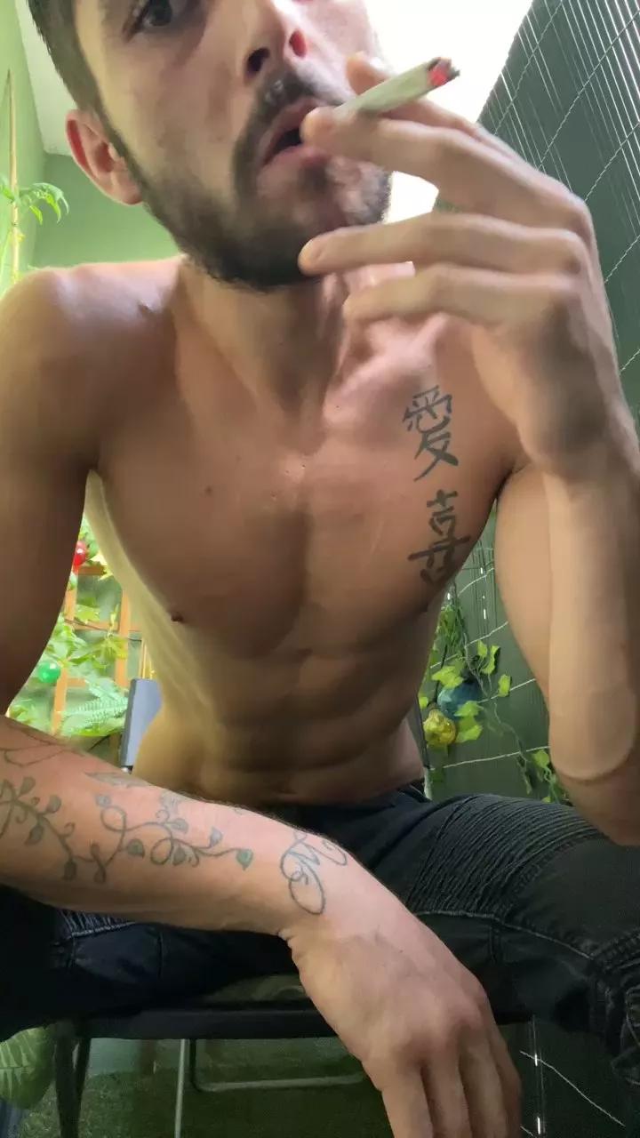 Hugobg34 on Cam4 