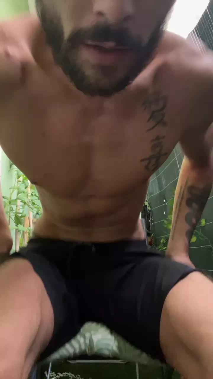 Hugobg34 on Cam4 