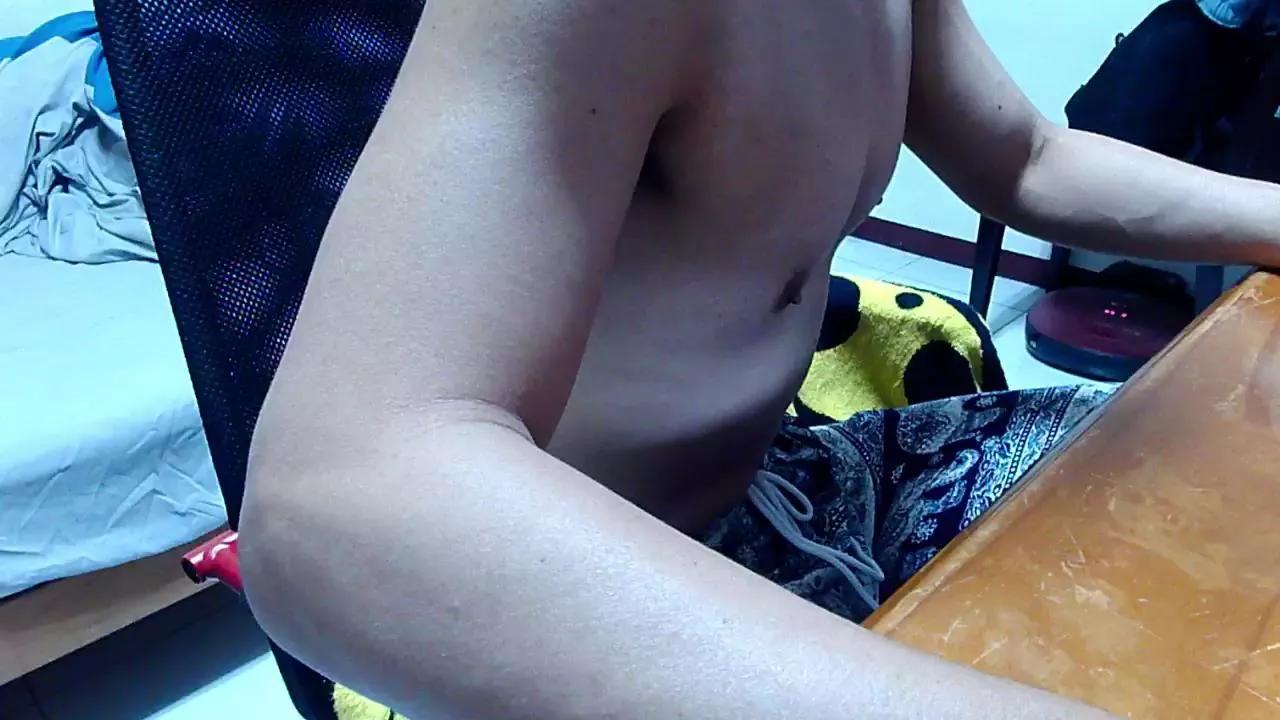 ianvon01 on Cam4 