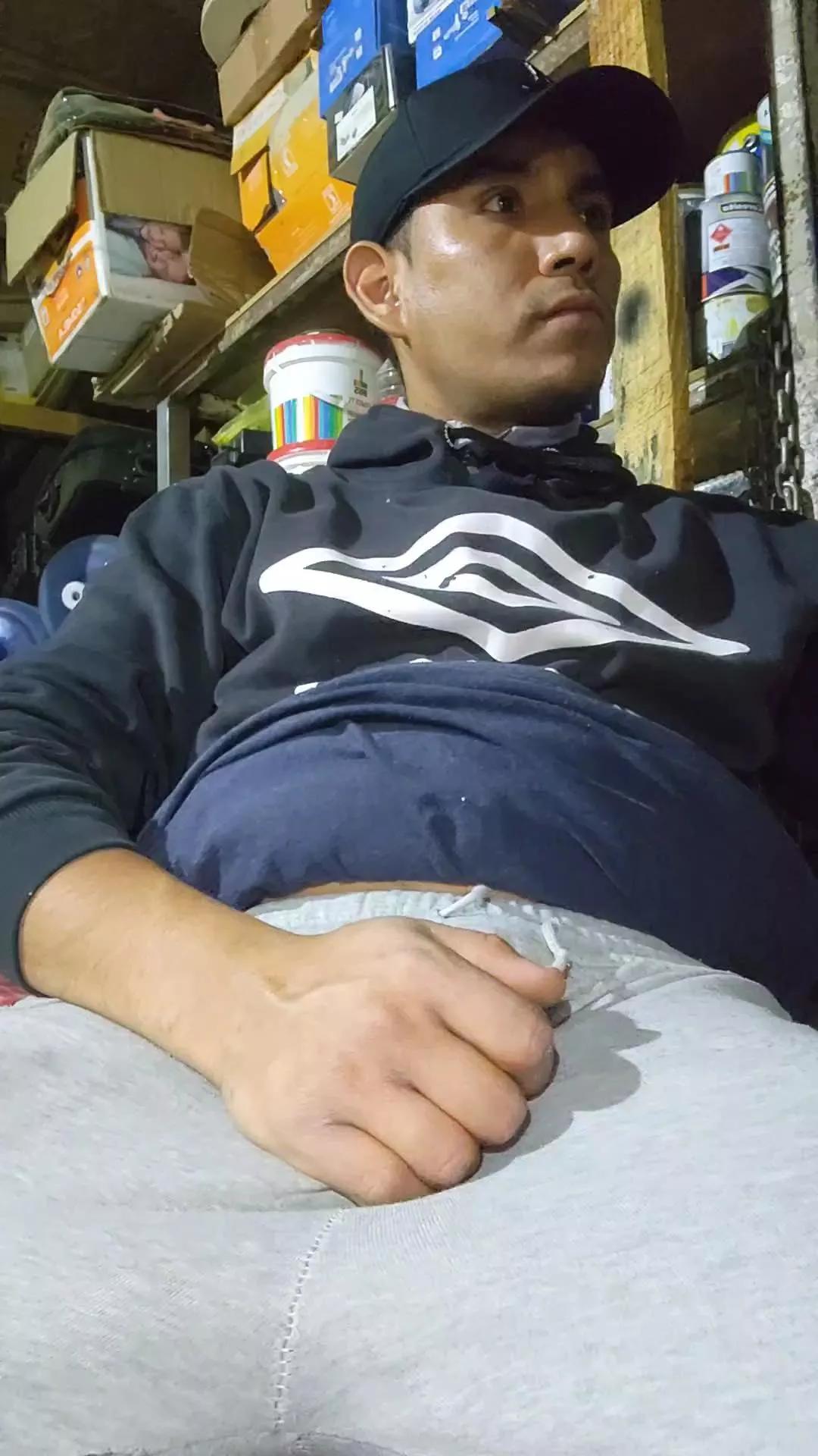 Jaaviier69 on Cam4 