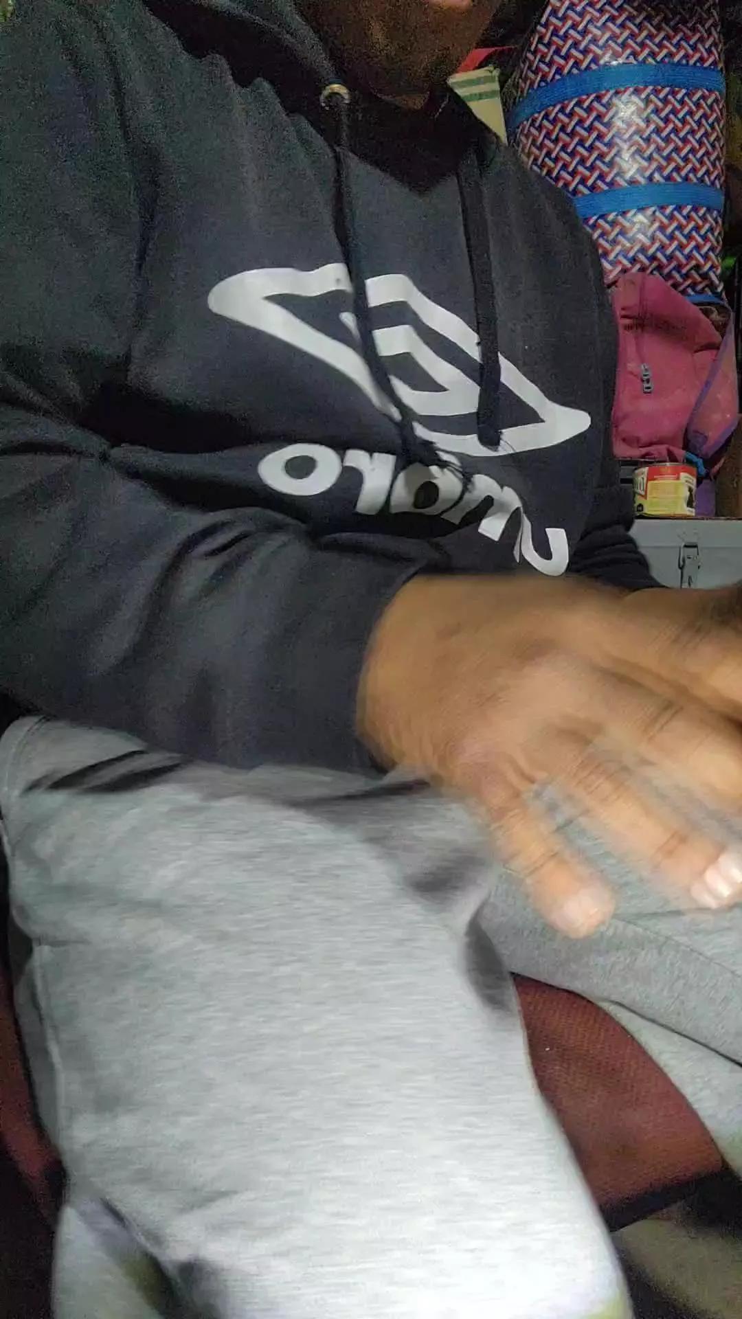 Jaaviier69 on Cam4 