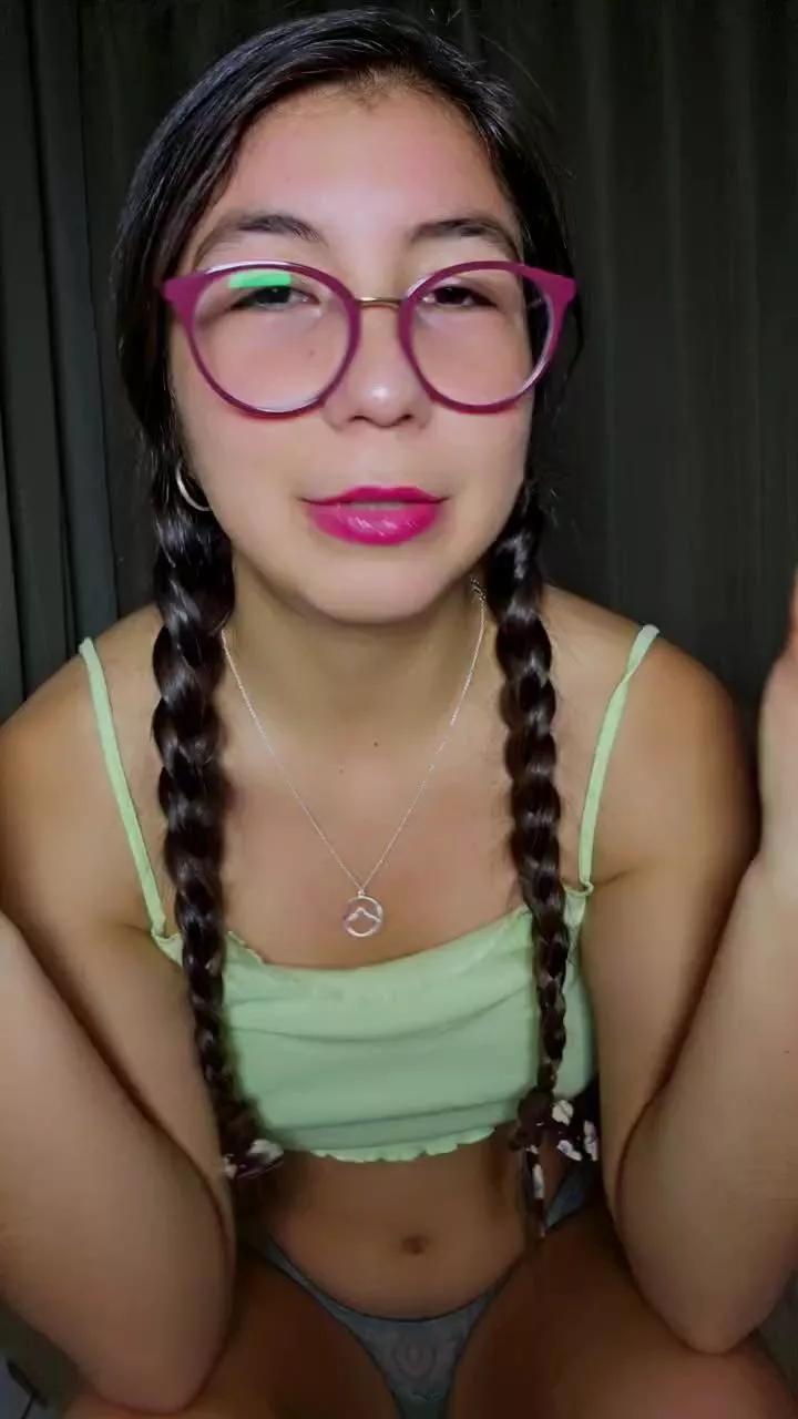 Jaurora on Cam4 
