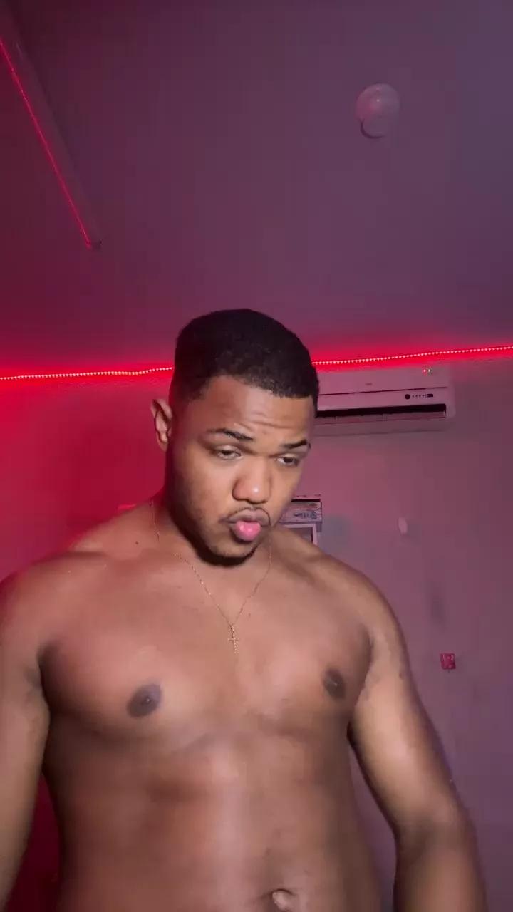 Joedot24 on Cam4 