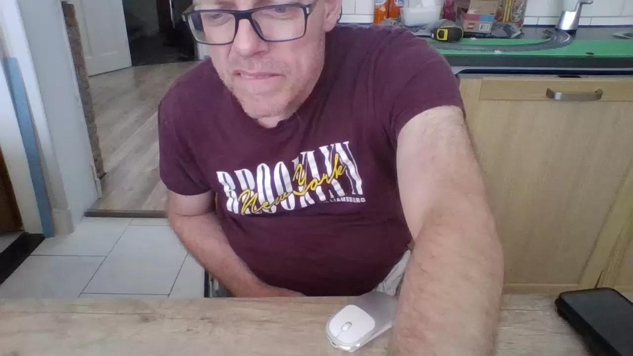 jwo100 on Cam4 