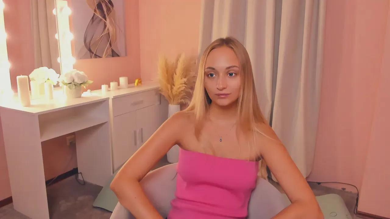 KarlyMclaird —  #schoolgirl #masturbation #squirt #AssToMouth #ass #pussy #pee