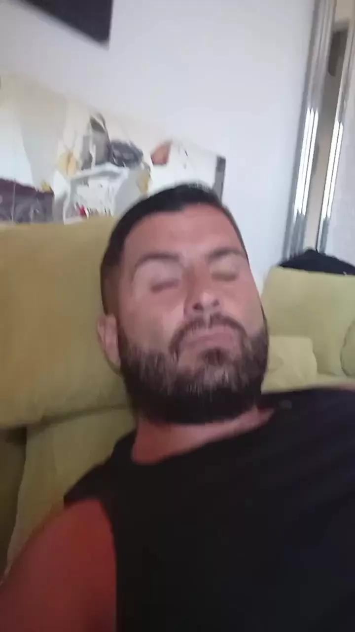 Kingbull1900 on Cam4 
