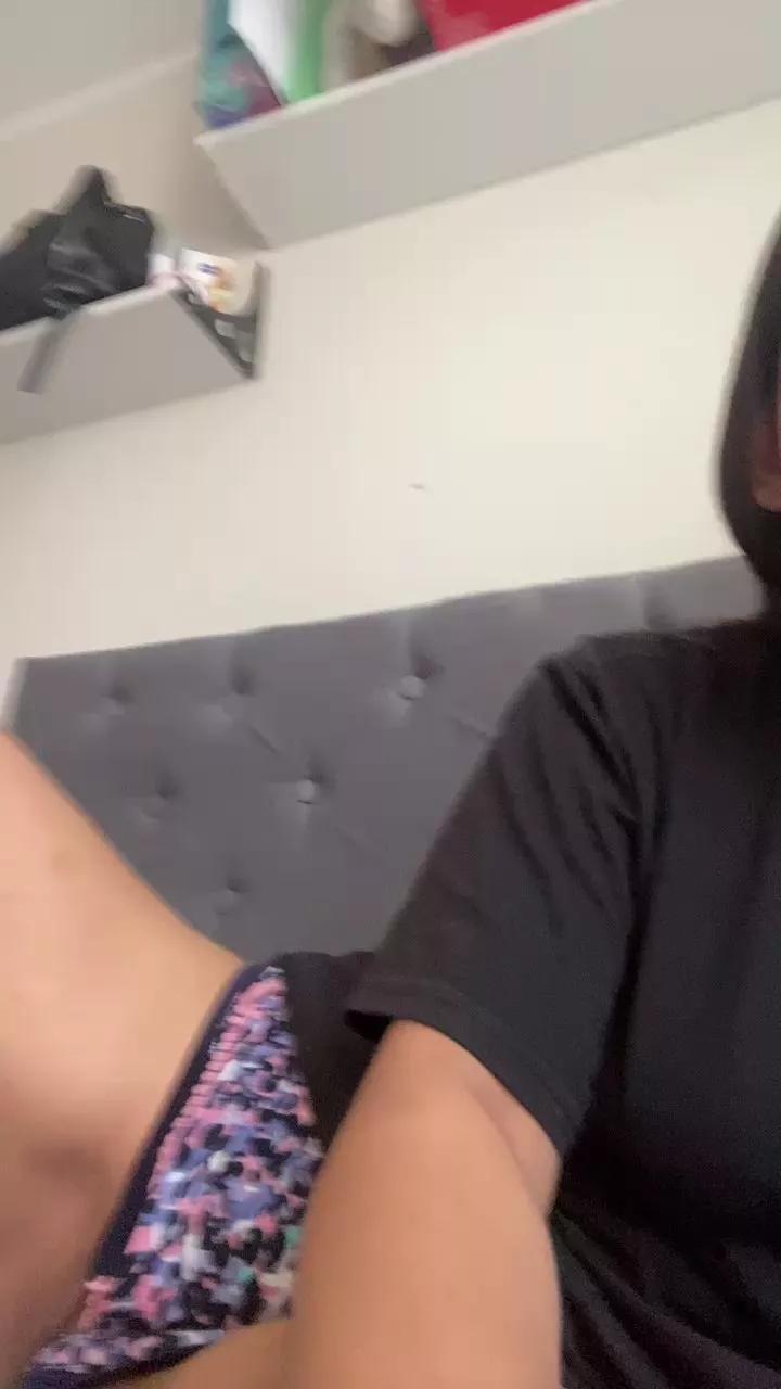 konirsmate on Cam4 