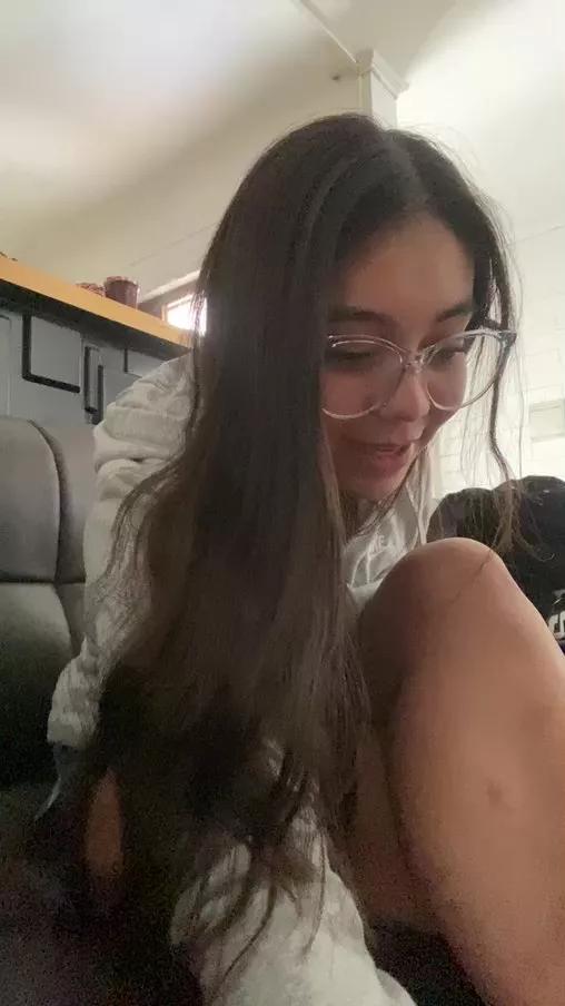 konirsmate on Cam4 