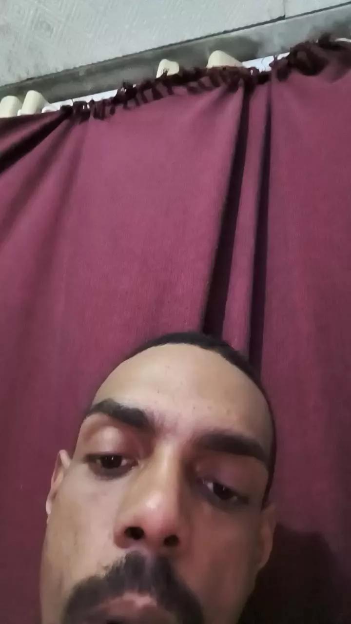 LaTrel021 on Cam4 