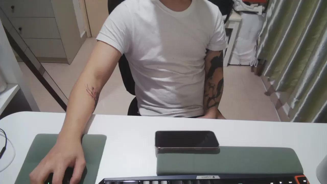 lazybird8899 on Cam4 