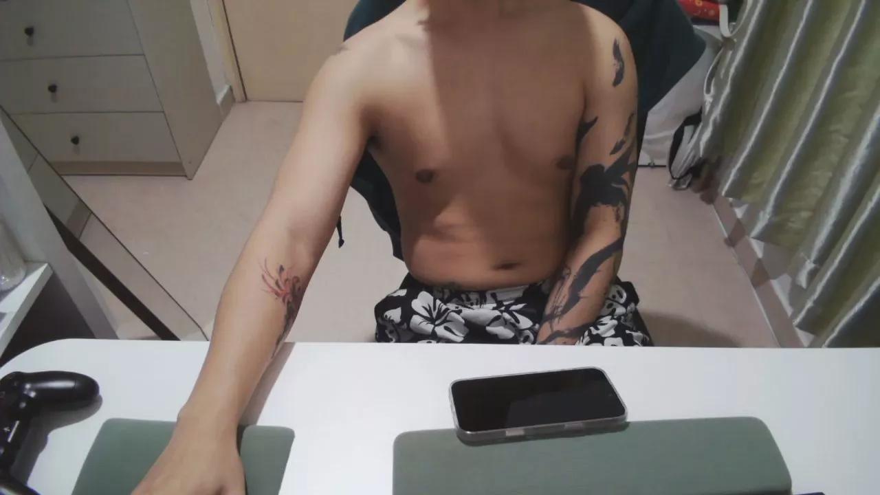 lazybird8899 on Cam4 