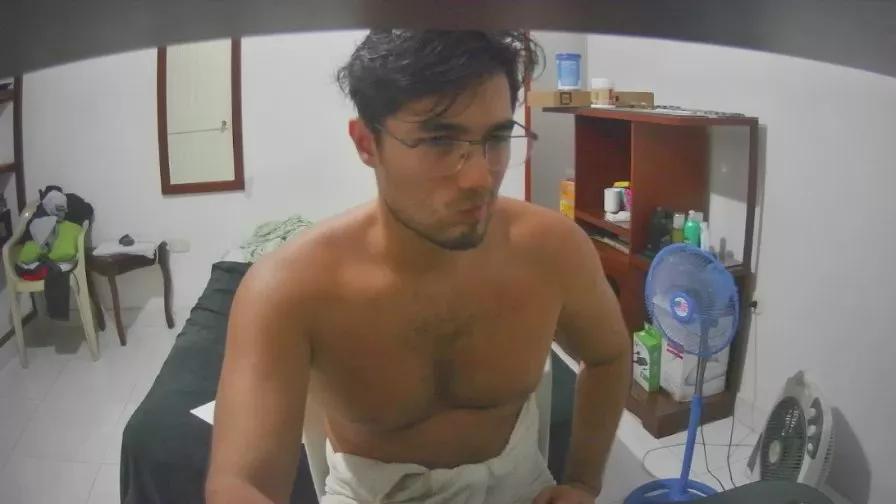 lechero226 on Cam4 