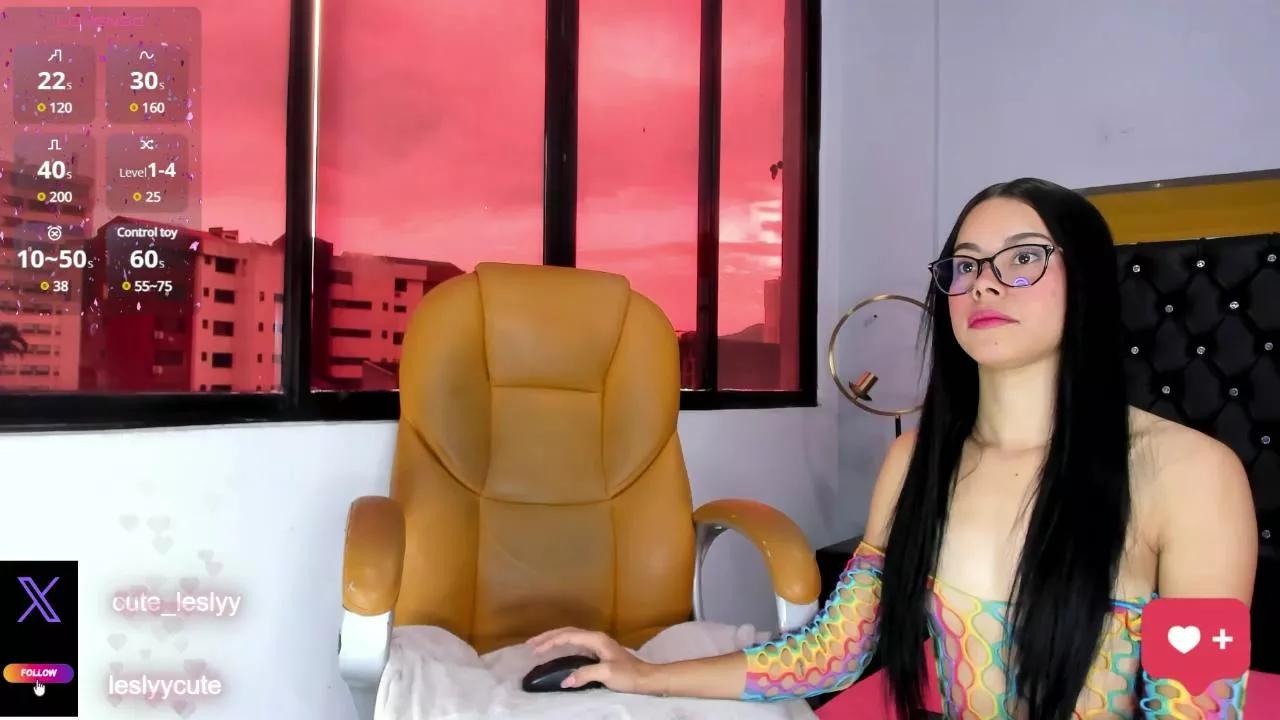 lesly_cute on Cam4 