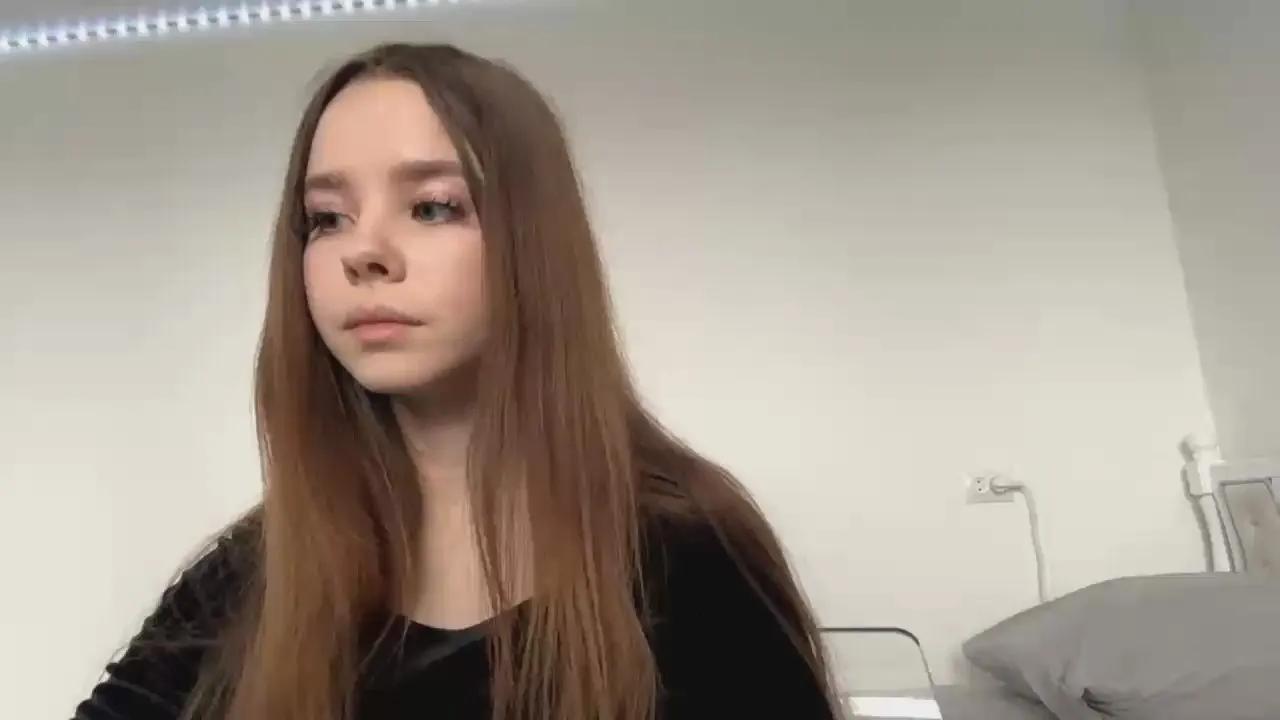 Lil_PUSS_XOO — Freechat on Cam4