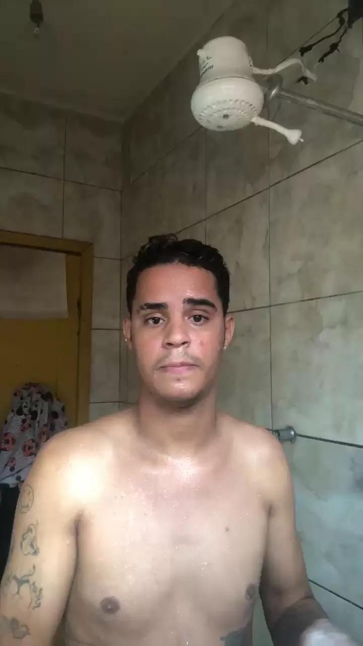 Lipinh0 on Cam4 