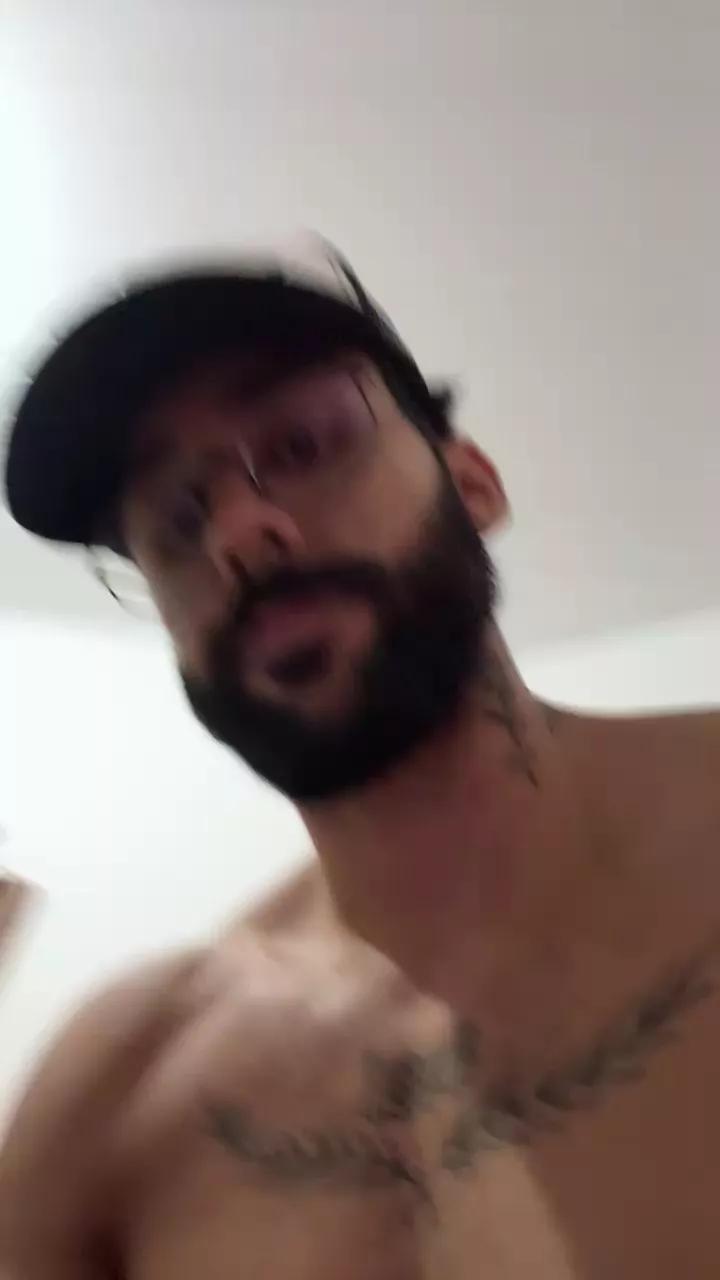 Lovebigfit on Cam4 