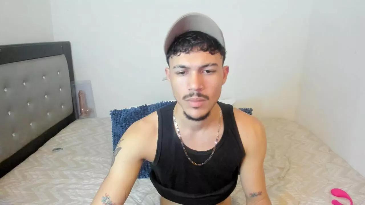 luois_dasaga on Cam4 