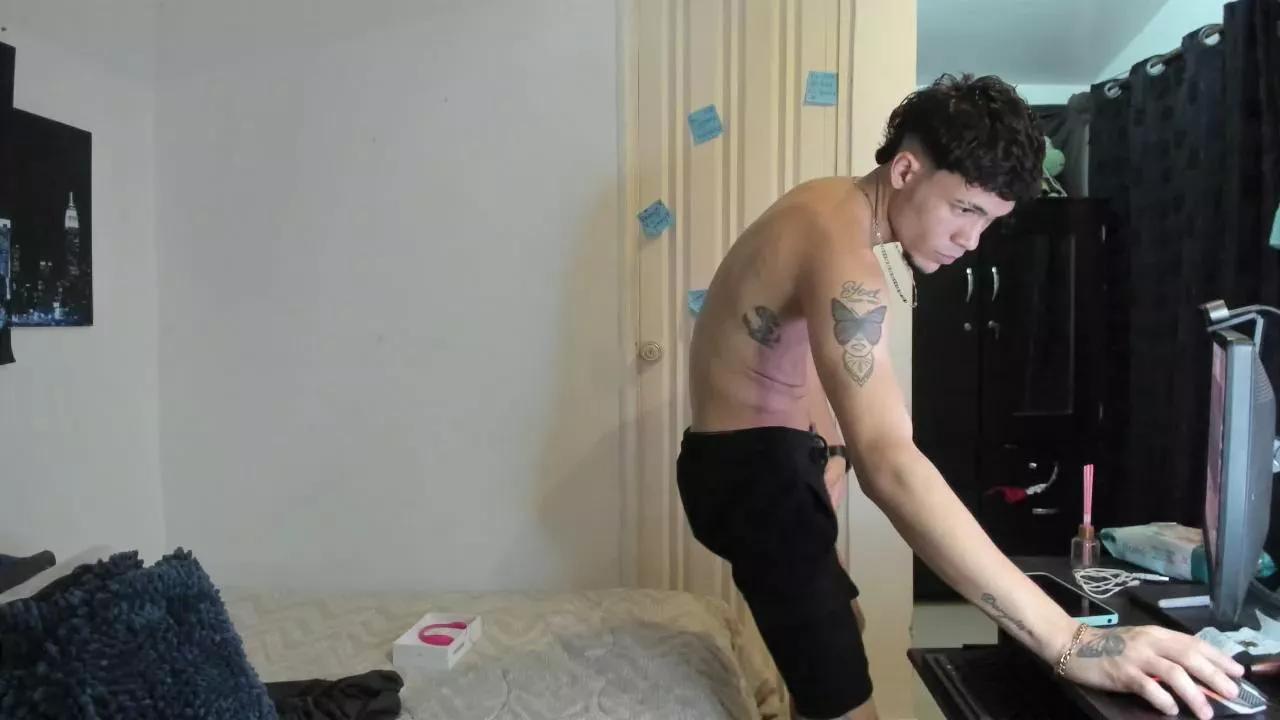 luois_dasaga on Cam4 