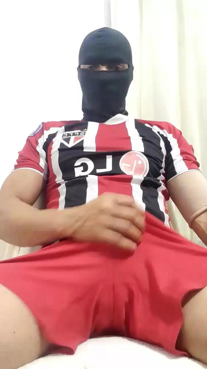 MACHO_PUTO33 on Cam4 