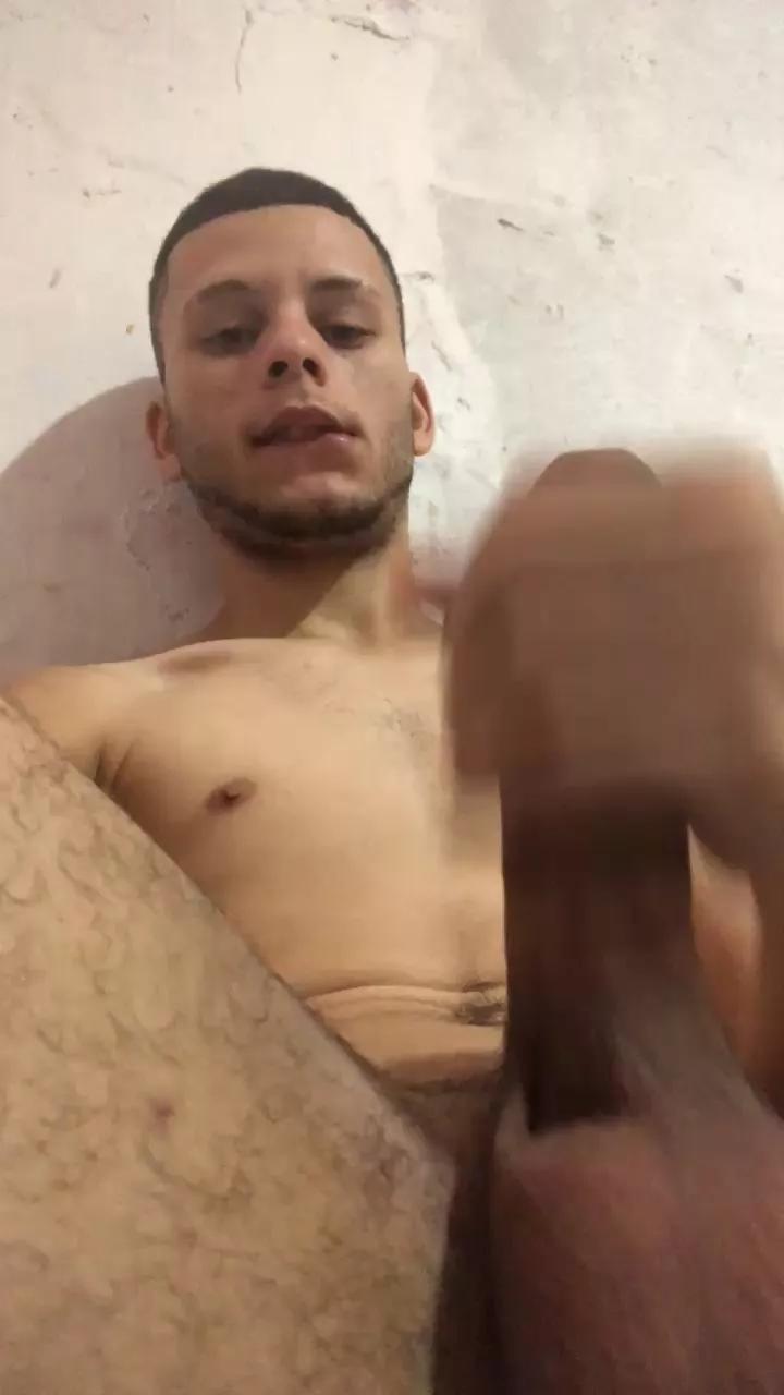 Magrinho2025 on Cam4 