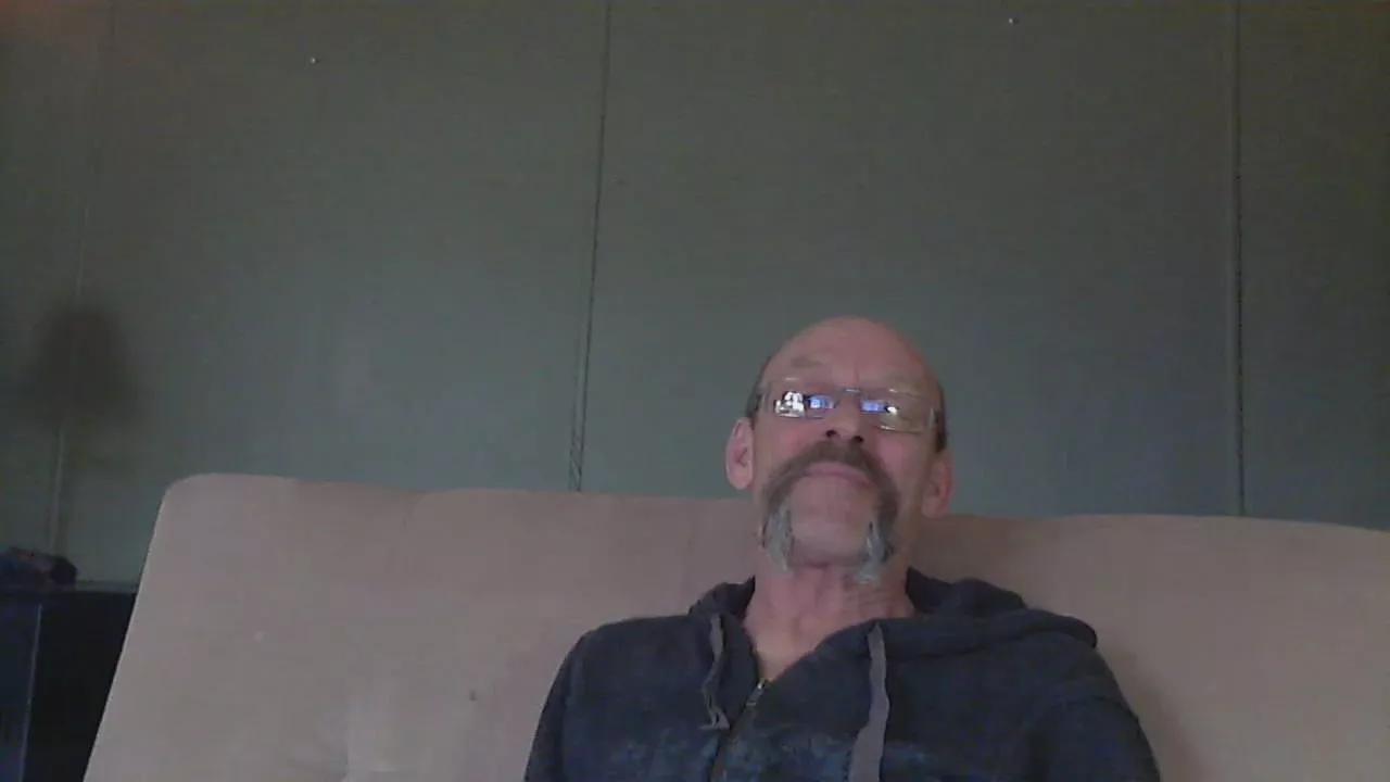 mapleman35 on Cam4 