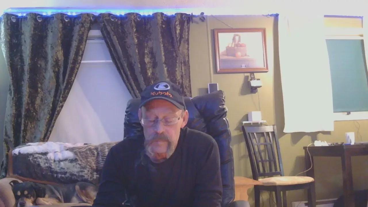 mapleman35 on Cam4 