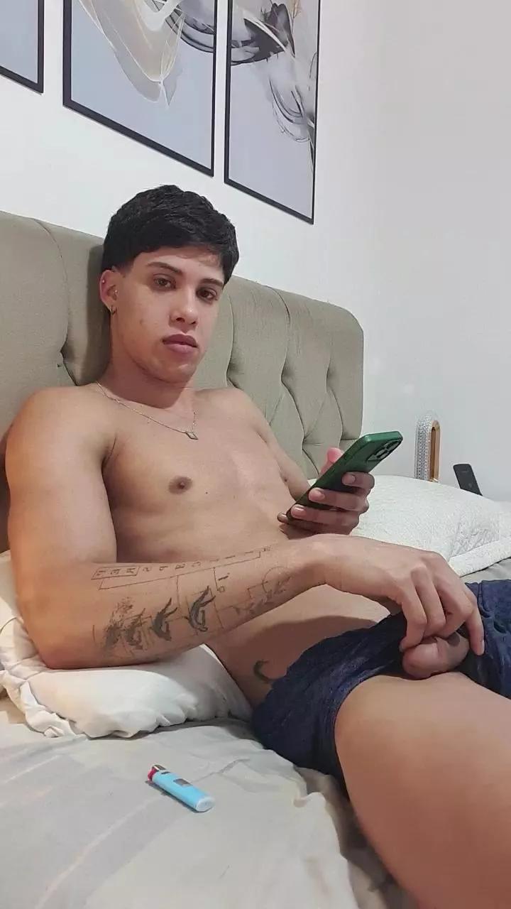 menezes8841 on Cam4 